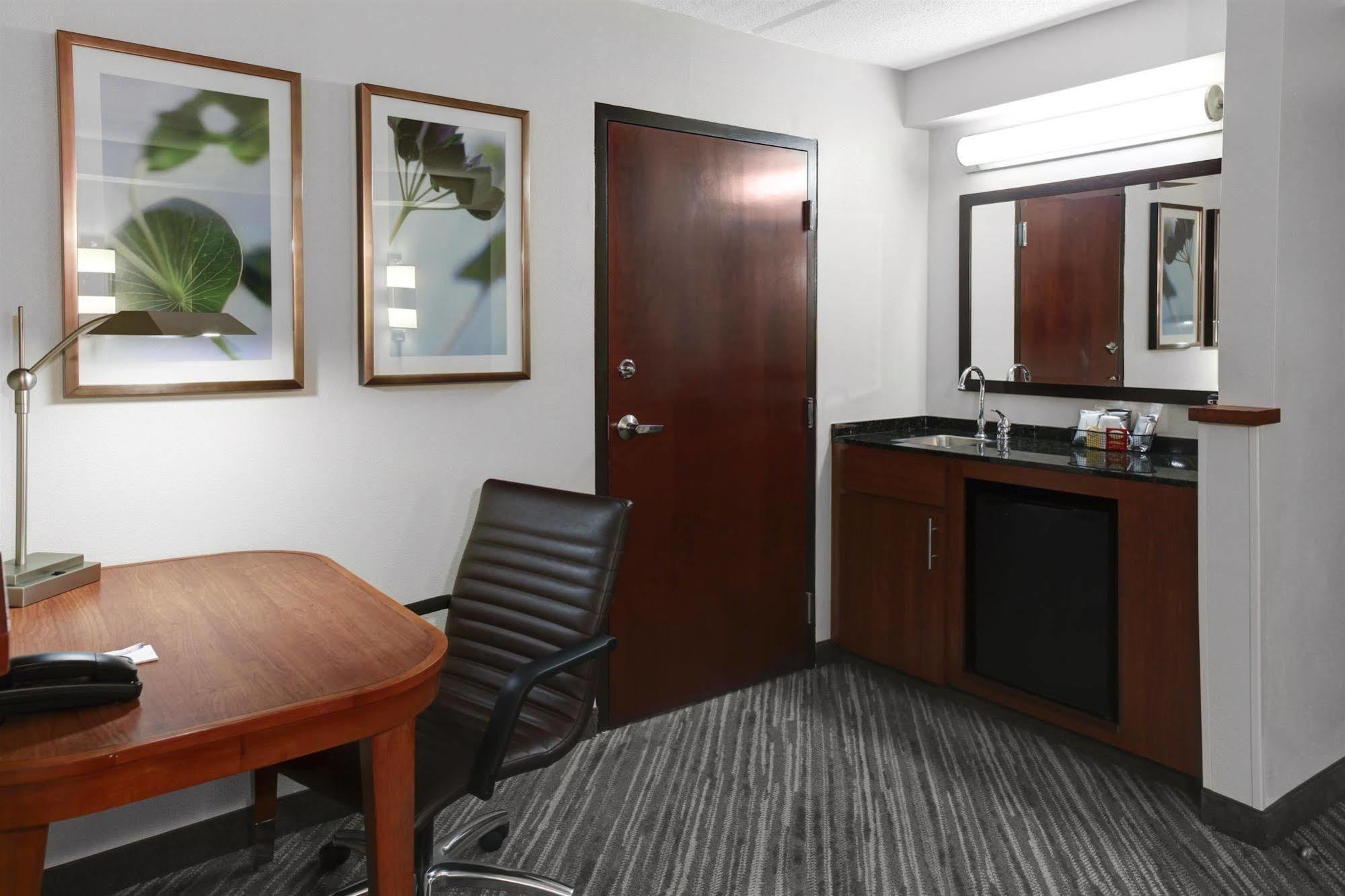 Hyatt Place Charlotte Airport Billy Graham Parkway Eksteriør bilde